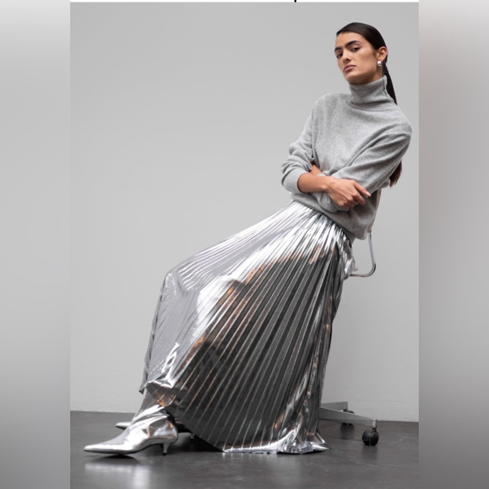 The Frankie Shop Rita Glitter Midi Skirt in Silver
